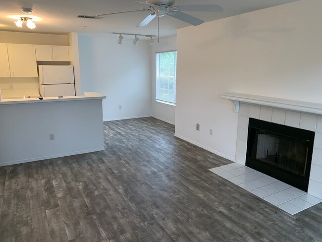 Photo - Central Park II Condos -  Downtown Sarasota Annual Rental 1-Bedroom 1-Bath $1595 Unit 329