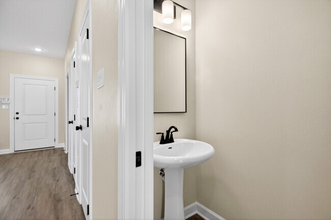 Photo - 201 E 17th St