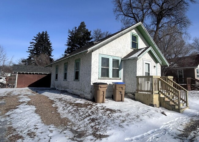 Photo - 18 8th Ave NW