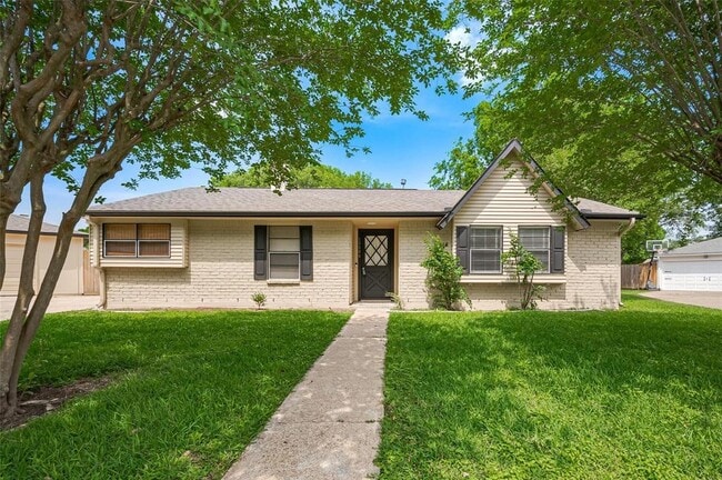 Photo - 13506 Sherwood St House
