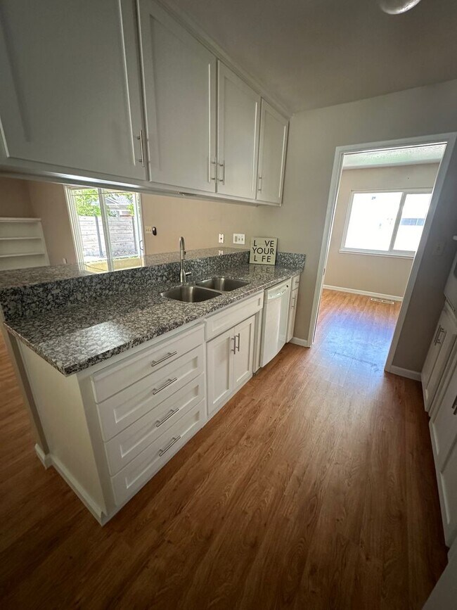 Photo - 3 Bedroom with Pool!