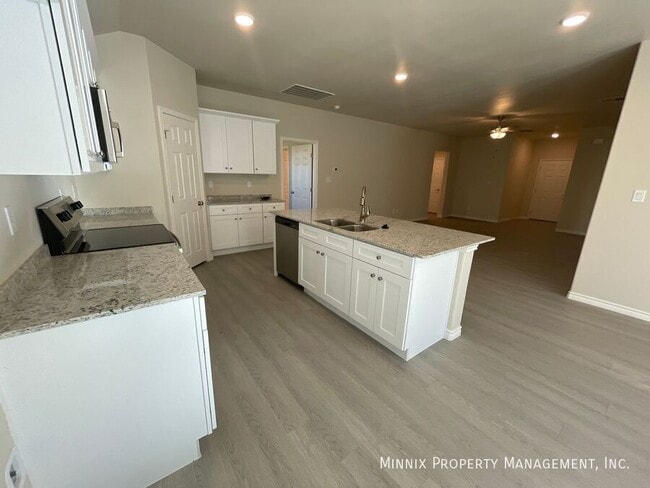 Photo - 1345 Bajada St