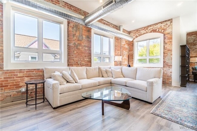 Photo - 340 Bird Ave