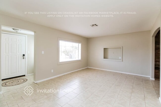 Photo - 525 W 6th Dr