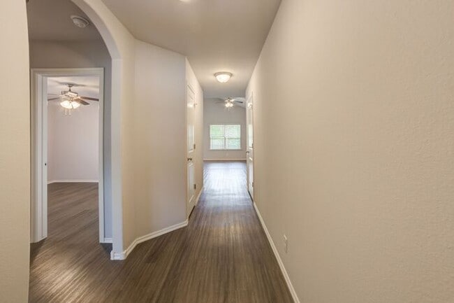 Photo - Cutest 3/2/2 Craftsman Style Home!