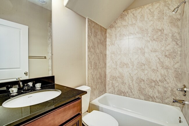 Photo - 3830 Center Plaza Dr