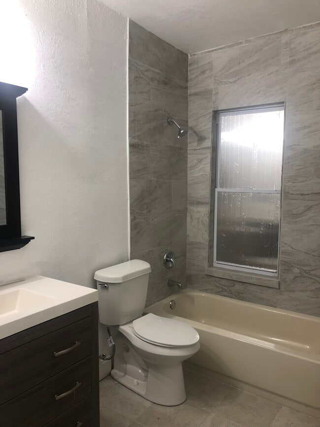 Photo - 1121 Avondale Ave