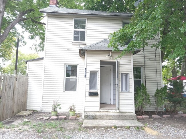 Photo - 718-720 E Grape St. Unit 3