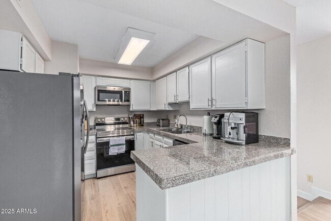 Photo - 7401 N Scottsdale Rd