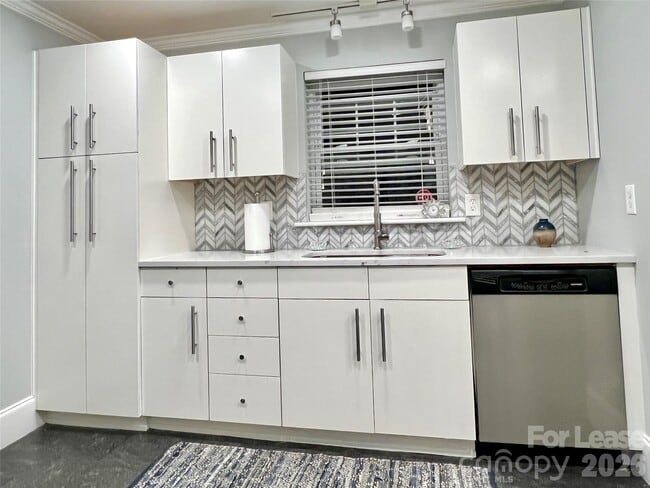 Photo - 4638 Murrayhill Rd