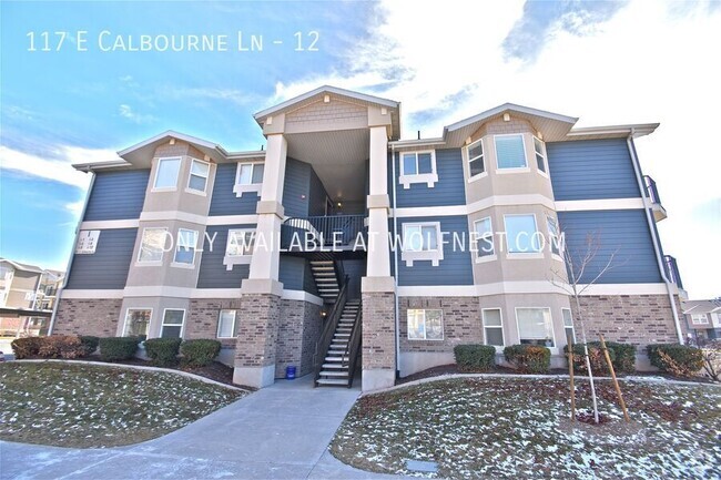 Building Photo - Stunning 3 Bed Sandy Condo! No Deposit Opt... Unit 12