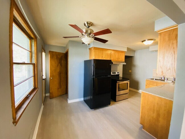 Photo - 4533 University Ave NE