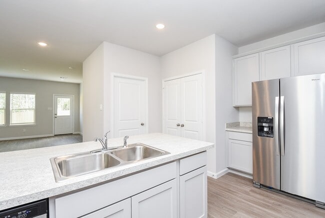 Photo - 16493 Moss Ln