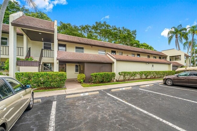 Photo - 1100 E Bay Dr Unidad 82 Rental