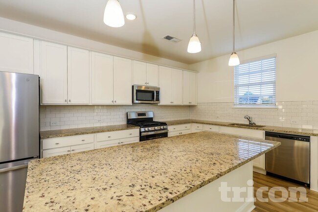 Photo - 132 Everett Sq