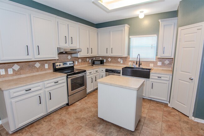 Photo - 13570 Miller Ln