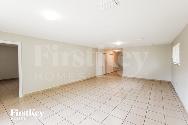 Photo - 405 NW 7th St