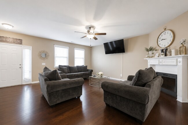 Photo - 141 Back Cedar Ln