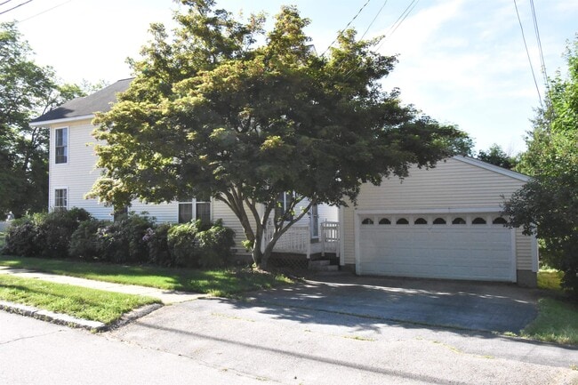 Photo - 2246 Elm St