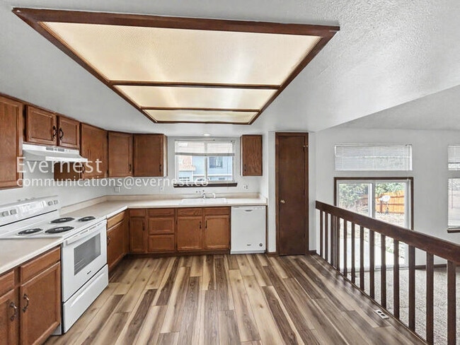 Photo - 4930 Sprangler Dr