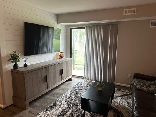 Photo - 270 E Thirteen Mile Rd Condo Unit 34
