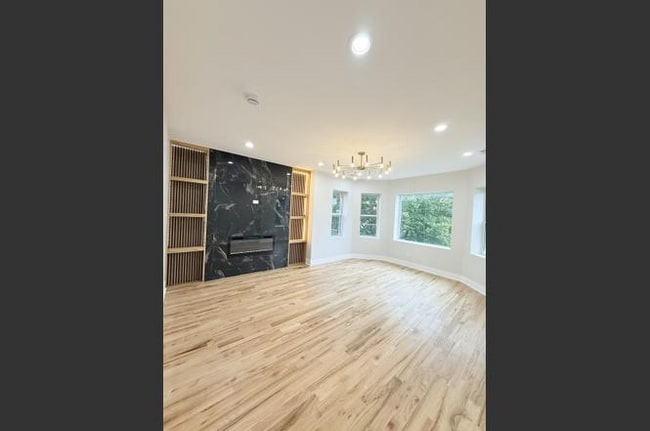 Sala de estar/familiar - 7718 S Bishop St Unidad 2