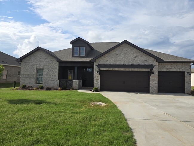 Building Photo - 22635 Donahue Dr