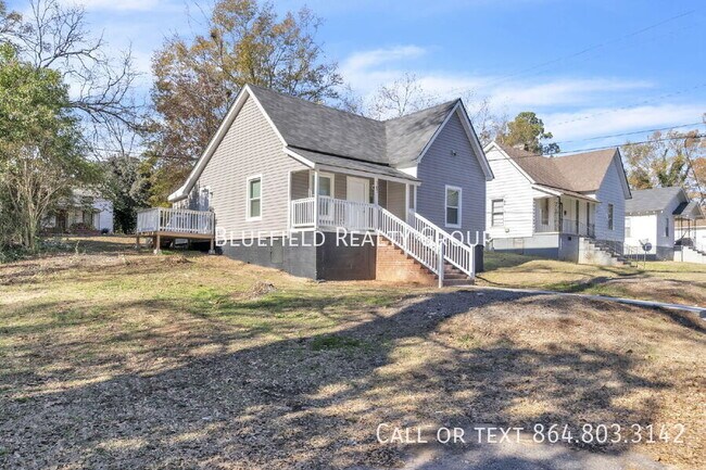 Photo - 307 B St
