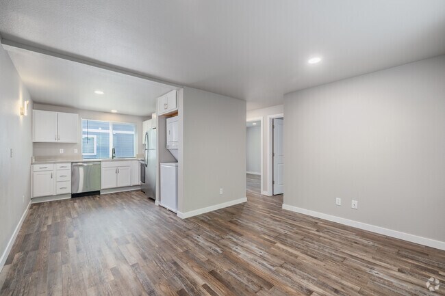 2BR, 1BA - 656SF - Living Room - 1126 Sleater Kinney Rd SE