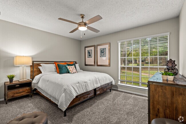 1BR, 1BA- 686 SF - Bedroom