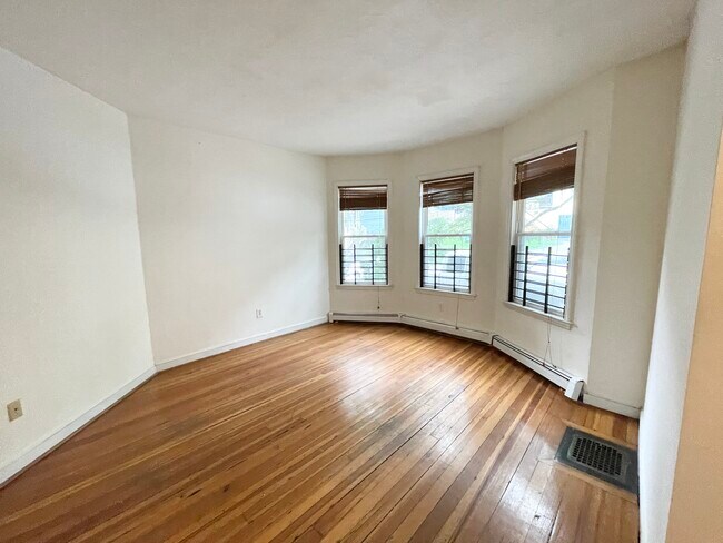 Photo - 7 Iroquois St Unit 1