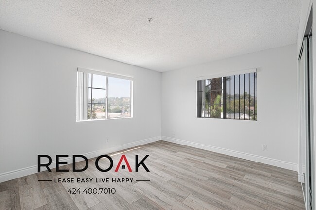 Building Photo - 5200 Oakland St Unit 201