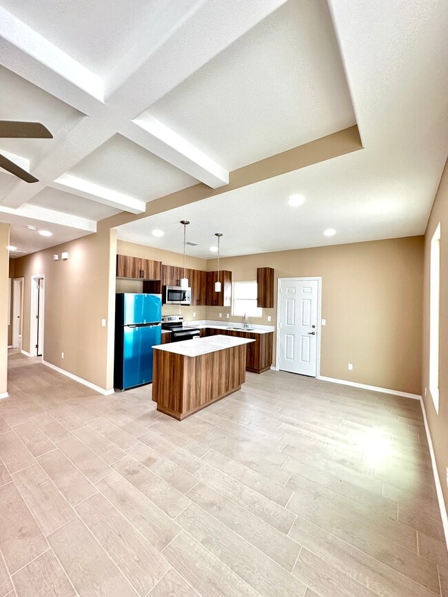 Photo - 2915 W Sandlewood St Unit 1
