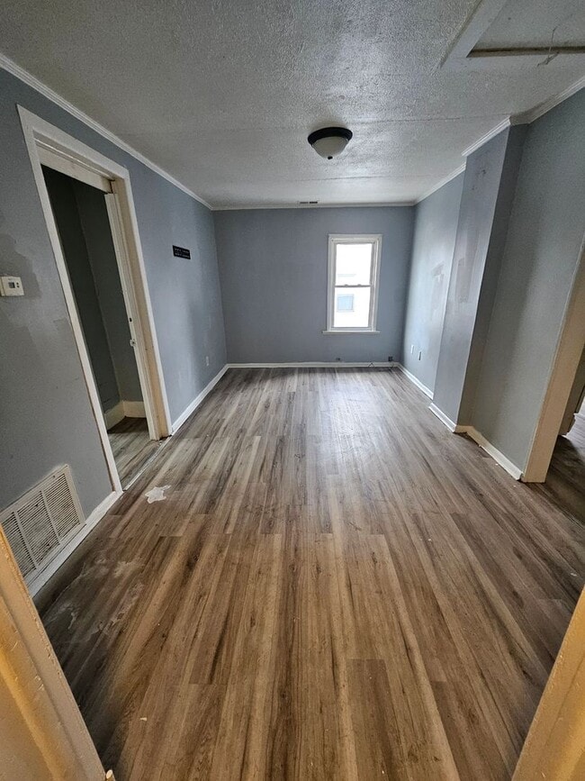 Photo - Upper 2 bedroom with gas included East Side