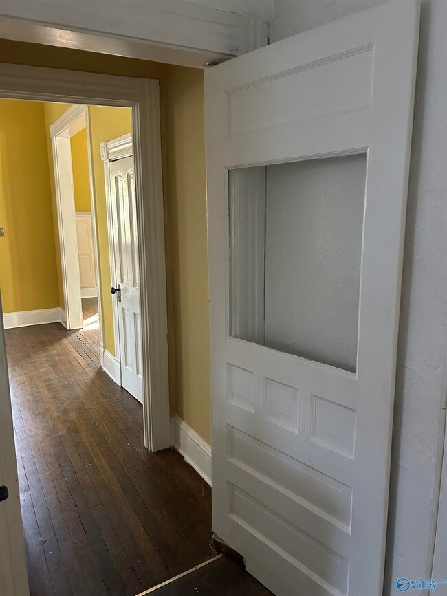 Photo - 620 Sherman St SE