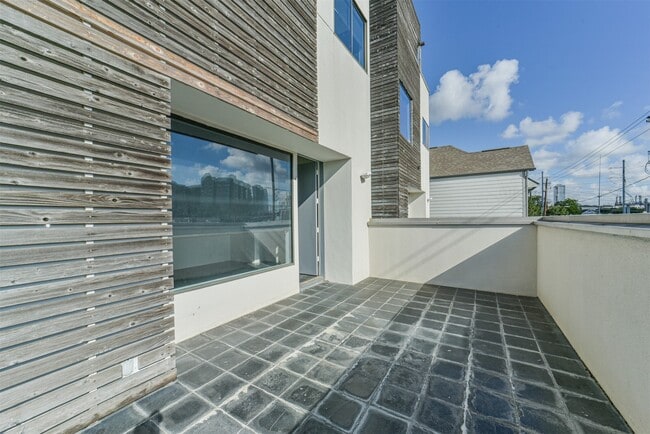 Building Photo - 2518 Mason St