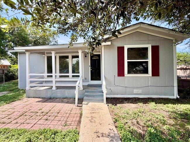 Building Photo - 515 Bangor Dr