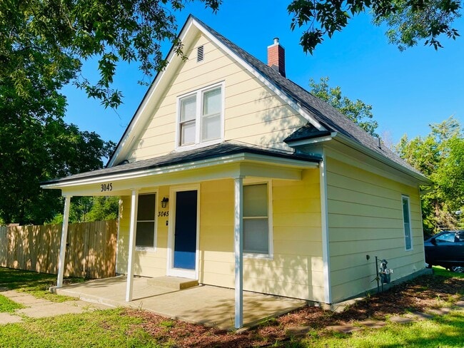 Building Photo - New Appliances + HUGE Fenced Backyard Rental