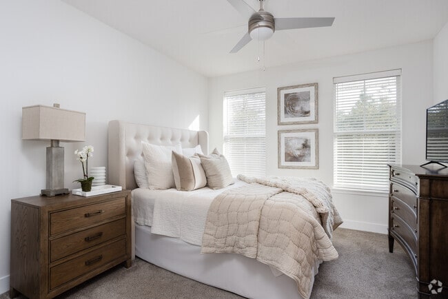 2BR, 2.5BA-1,607SF
