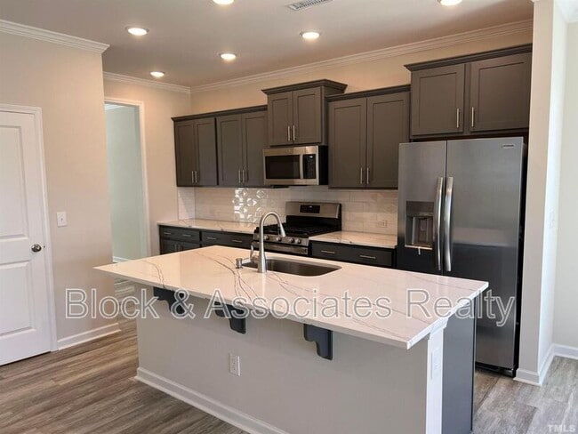 Photo - 248 Streamliner Blvd