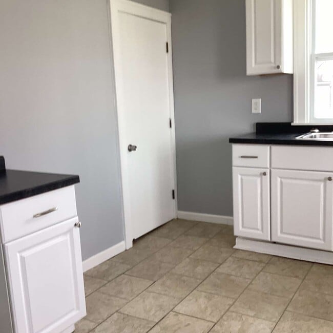 Photo - 2025 Poplar St