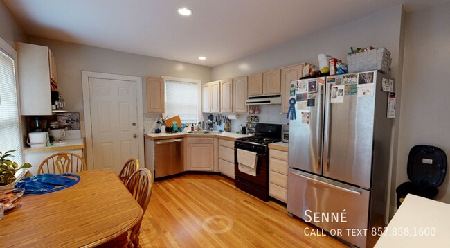 Building Photo - 16R Mt Auburn St Unit PH Rental