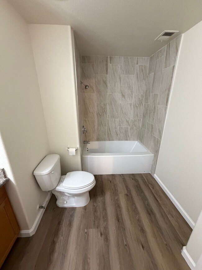 Photo - 1656 N. 6th. St. Unit 101
