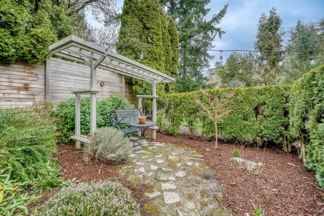Photo - Montlake/Madison Park Area | Remodeled 3 Bed + Bonus Spaces | Arboretum Access