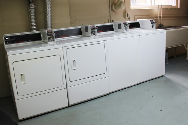 Photo - Oak Lawn Apartments