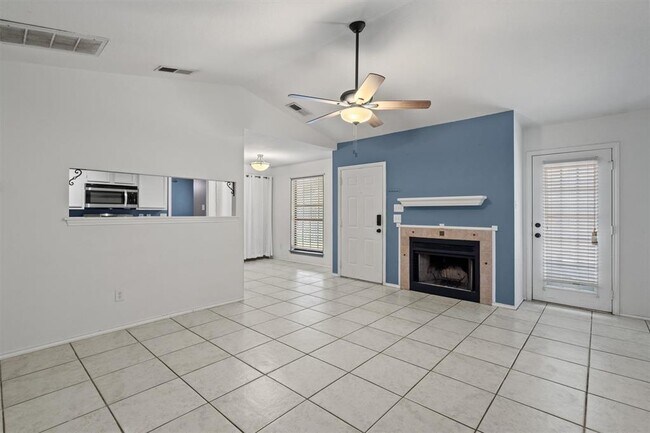 Photo - 621 Luther Dr