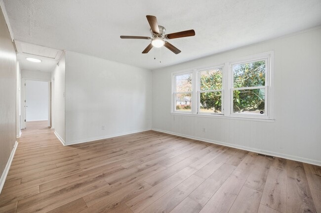 Photo - Three Bedroom House