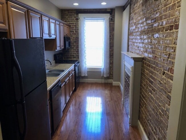 Photo - 111 N Spring St