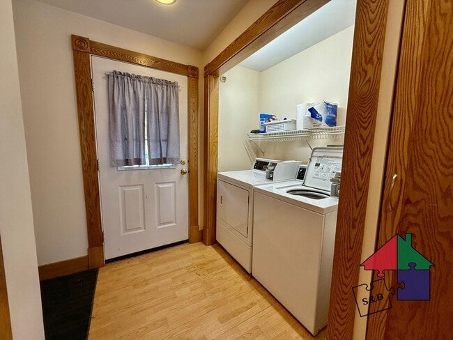 Photo - 2 School St Unit 2