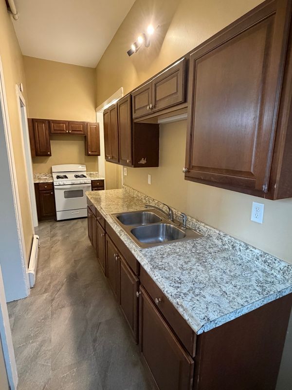 210 Locust St Unidad 1